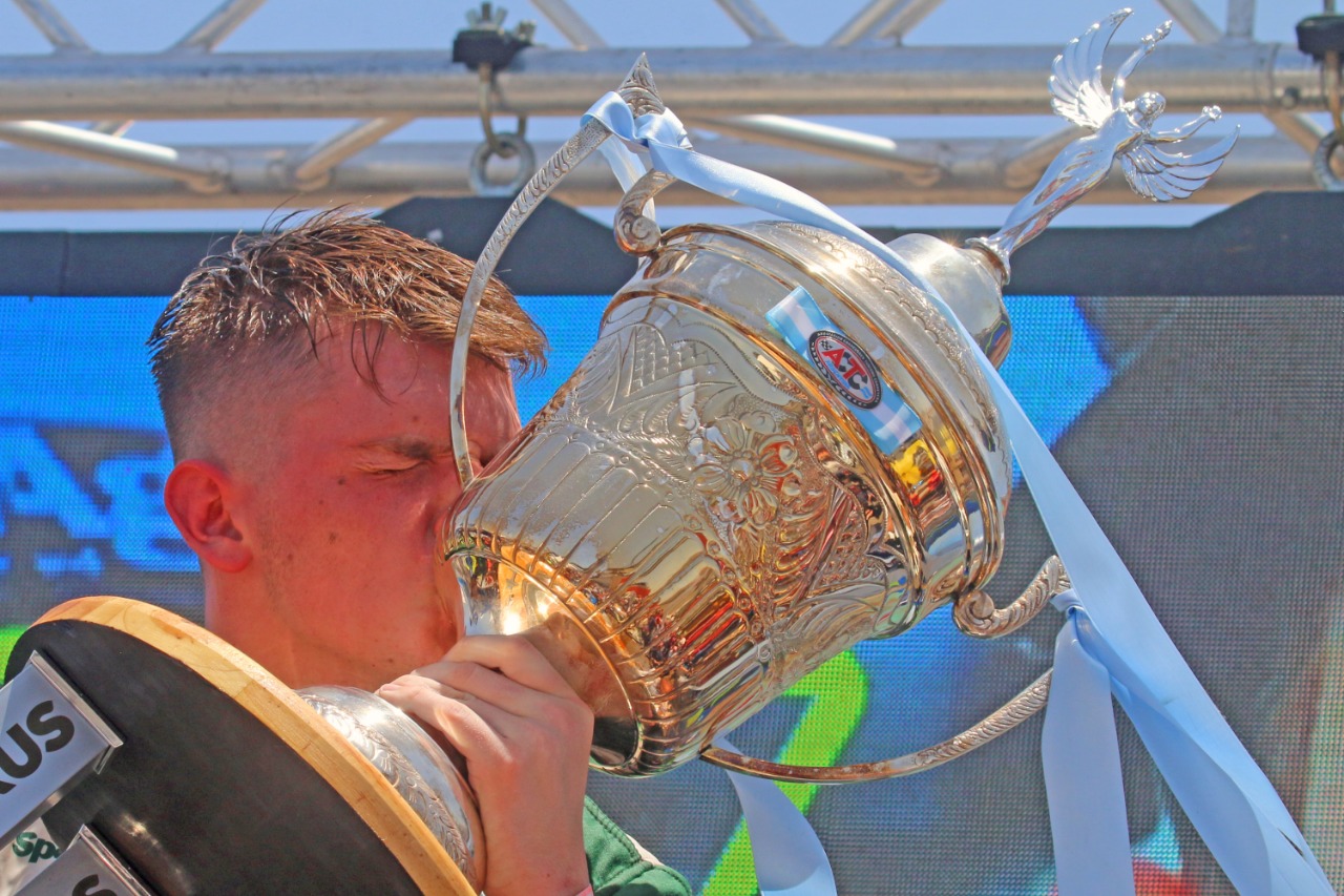 Los festejos del campeón del TC Pista en el ojo de Berna Bosco: WhatsApp Image 2022-12-11 at 13.53.25 (2).jpeg